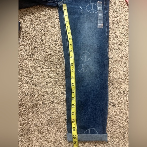 NWT SO Girls Mid Rise Girlfriend Stretch Capris Denim Jeans Adj Waist Sz 8 - Picture 8 of 8